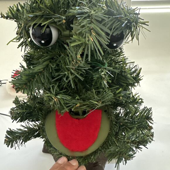 Gemmy Vtg 1997 Dancing Douglas Fir Singing Christmas Tree Motion Activated 14" - Picture 7 of 10